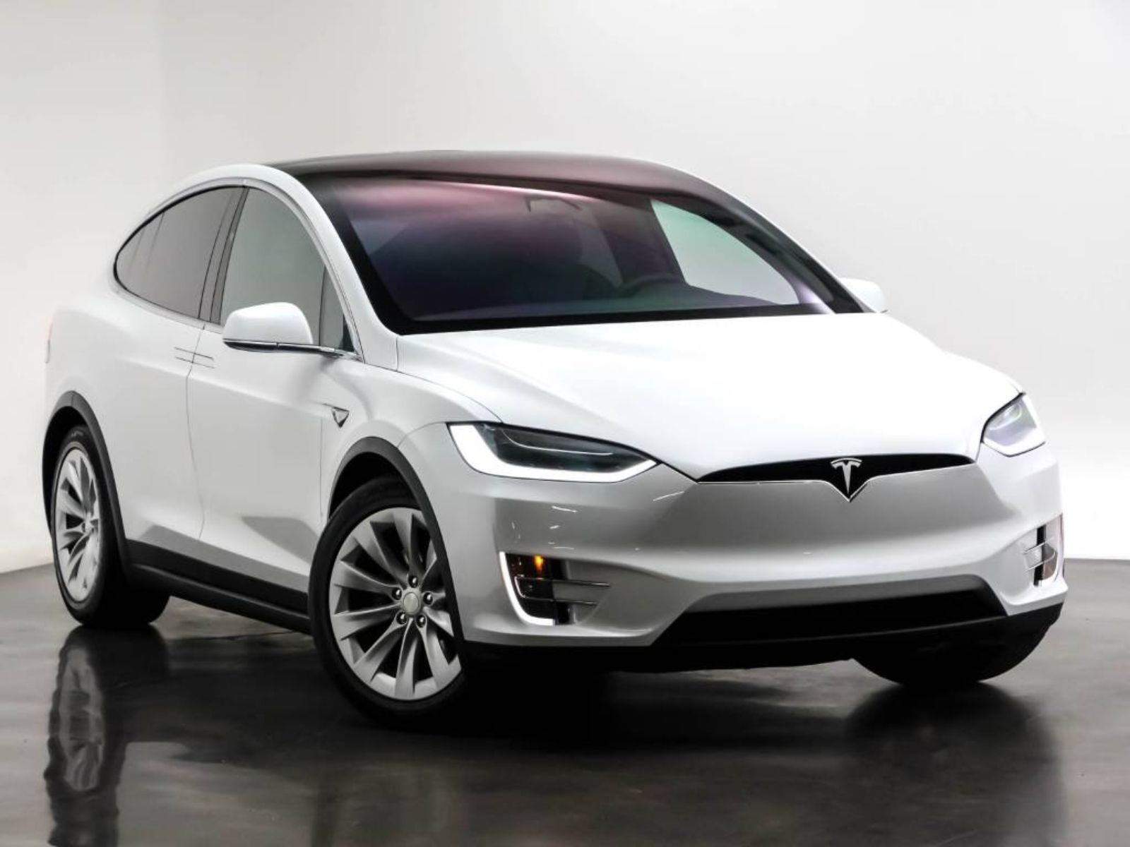 Pre Owned 2018 Tesla Model X 75d Awd